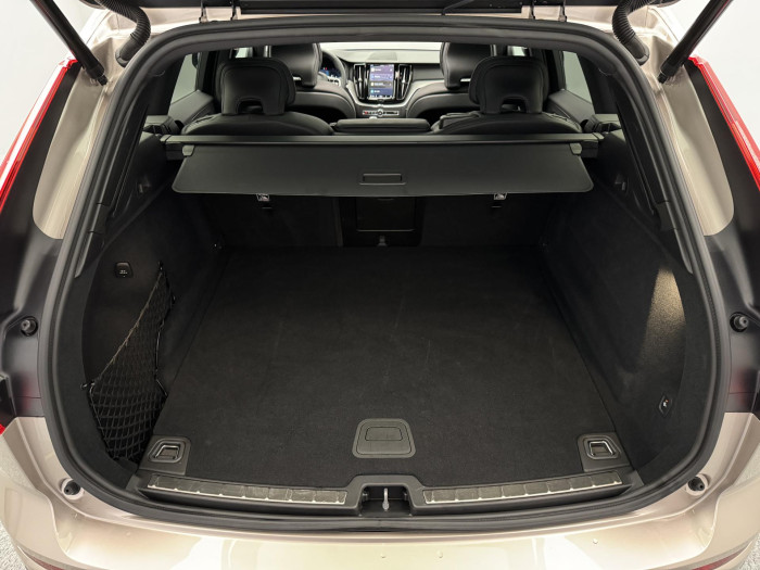 Volvo XC60 B5 AWD DARK PLUS AUT