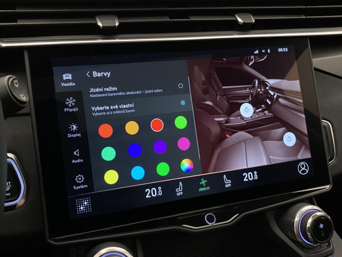 Lynk & Co 01 PHEV DCT AUT 1.maj. REZERVACE