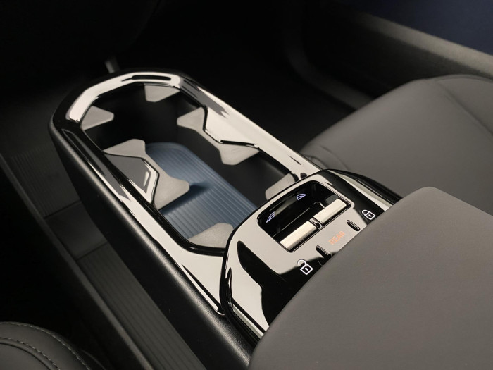 Volvo EX30 PURE ELECTRIC SINGLE PLUS