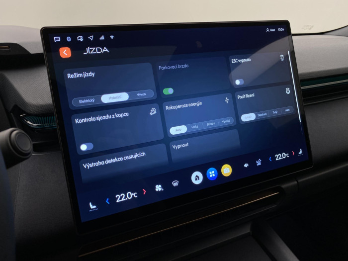 Lynk & Co 08 MORE PHEV