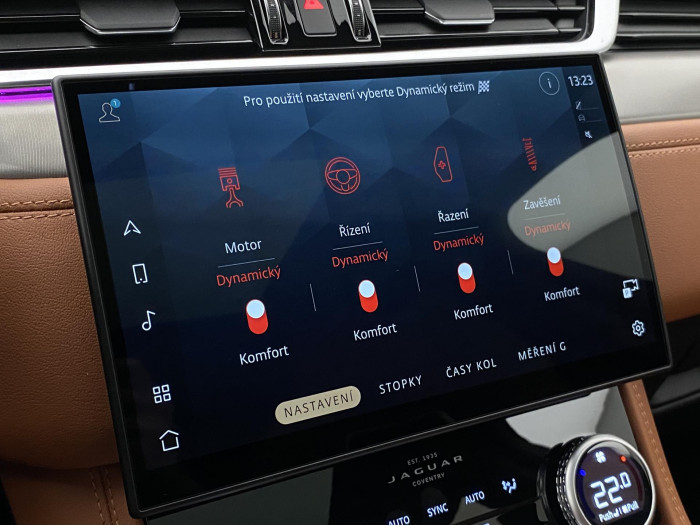 Jaguar F-Pace D300 R-DYNAMIC HSE REZERVACE 3.0 d Dynamic