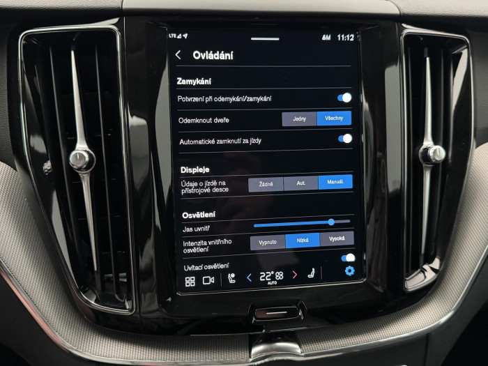 Volvo XC60 B4 AWD PLUS DARK CZ 1.maj