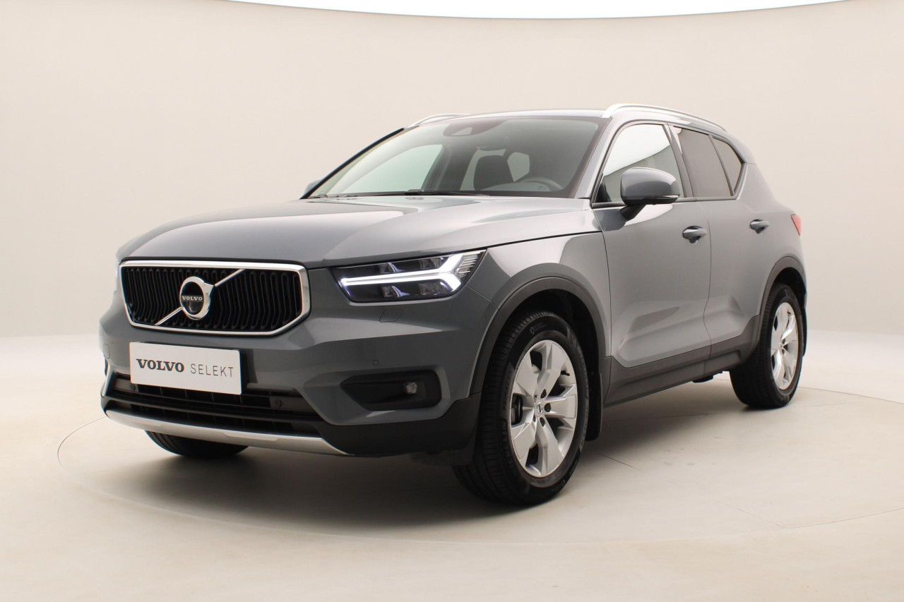 Volvo XC40 B4 AWD MOMENTUM REZERVACE 2.0 Momentum