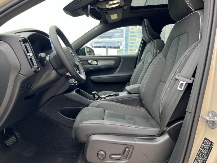 Volvo XC40 B4 AUT BLACK ULTRA