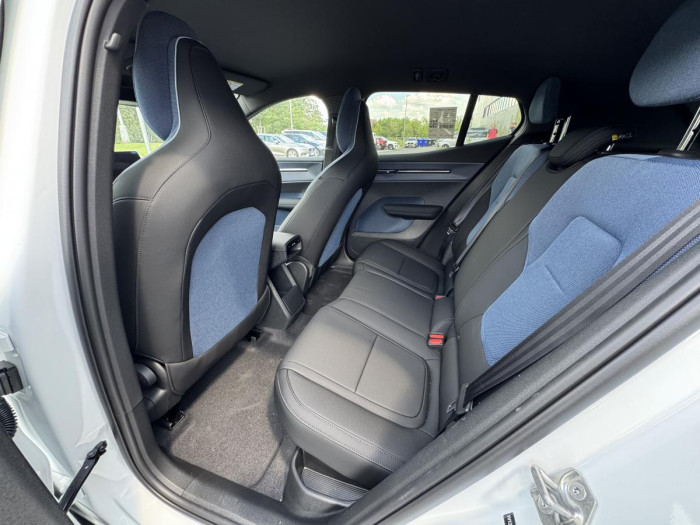 Volvo EX30 PURE ELECTRIC AWD TWIN PLUS