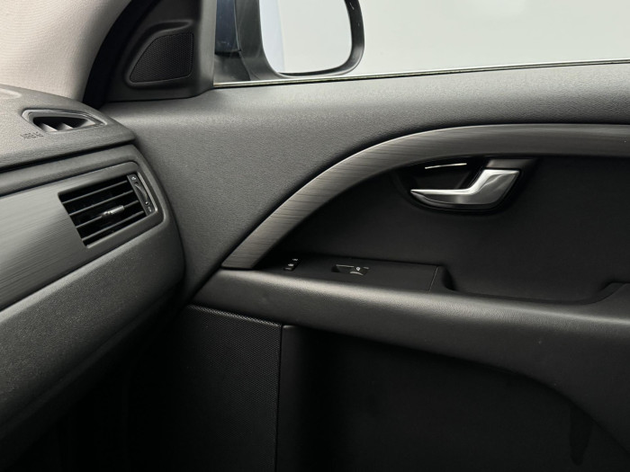 Volvo V70 D4 MOMENTUM CZ 1.maj 2.0 d Momentum