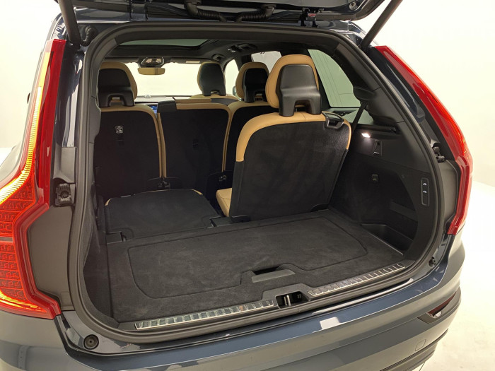 Volvo XC90 T8 AWD ULTRA DARK AUT CZ 7m