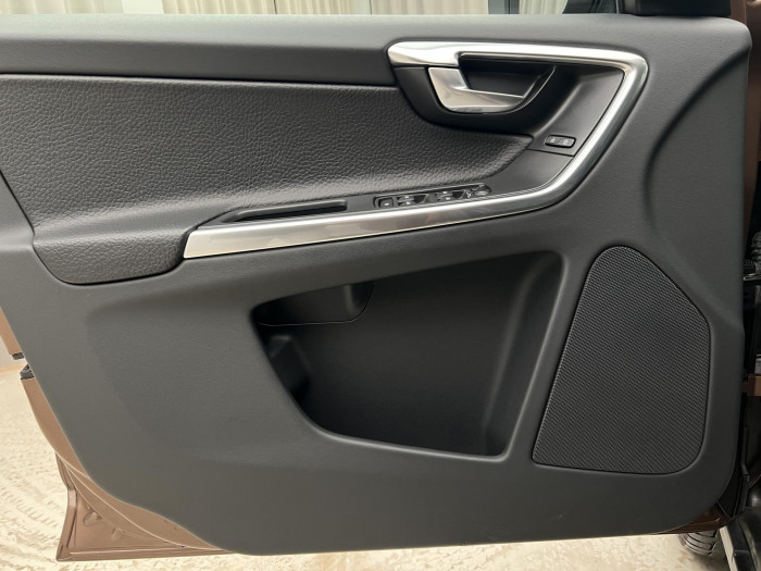 Volvo XC60 D4 AWD SUMMUM AUT 2.4 d Summum