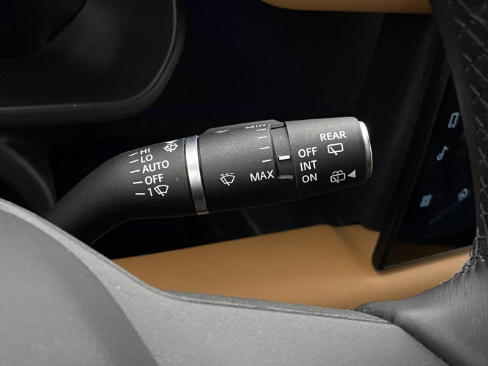 Land Rover Defender D300 HSE AUT AWD REZERVACE 3.0 d