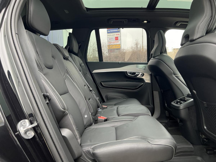 Volvo XC90 B5 AWD ULT. DARK 7MÍSTNÁ Aut