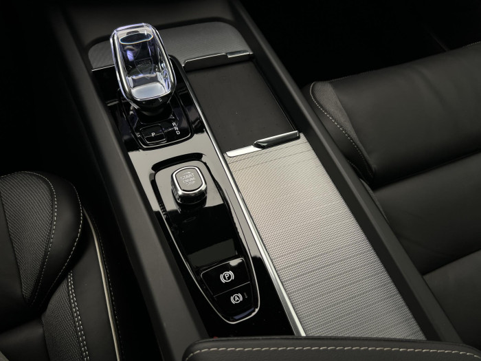 Volvo V60 B4 PLUS DARK AUT 1.maj.