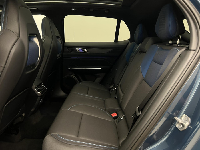 Lynk & Co 01 PHEV DCT AUT 1.maj.