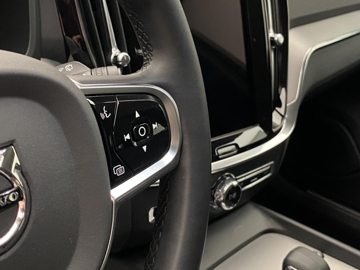 Volvo V60 B4 DARK PLUS AUT CZ