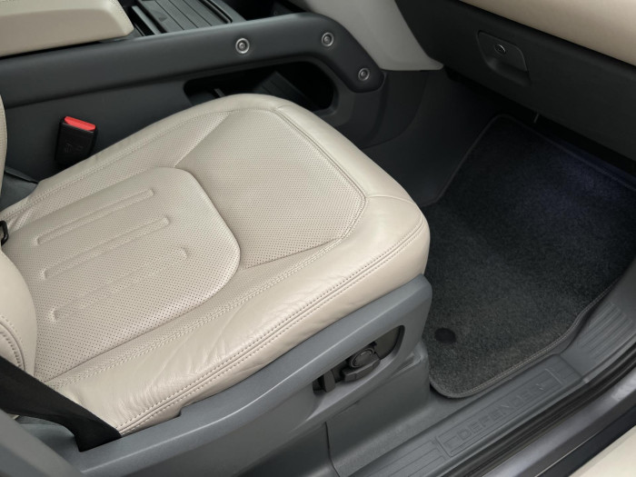 Land Rover Defender P400 HSE AWD AUT CZ