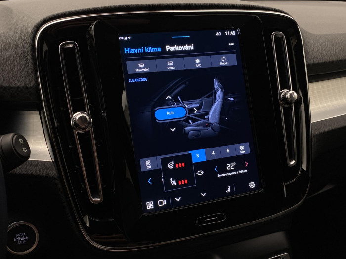 Volvo XC40 B3 DARK PLUS AUT CZ