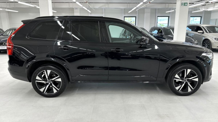 Volvo XC90 B5 AWD R-DESIGN AUT REZERVACE