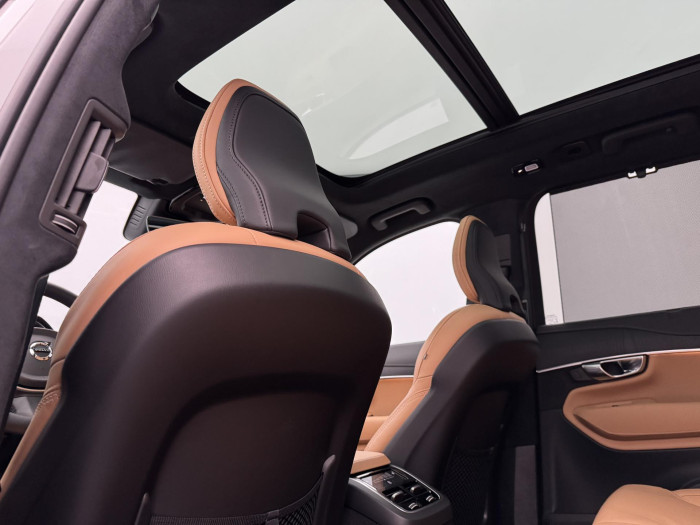 Volvo XC90 T8 AWD RECHARGE REZERVACE