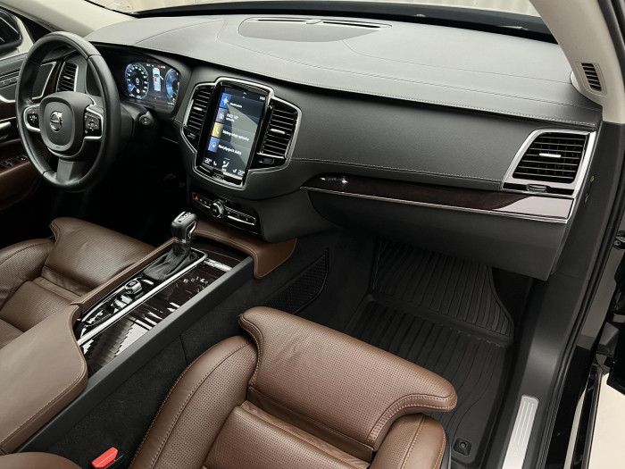 Volvo XC90 D5 AWD INSCRIPTION AUT CZ 2.0 d