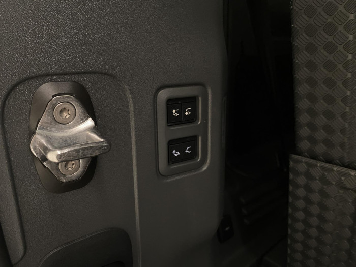 Land Rover Defender 110 D300 X-DYNAMIC HSE AWD 7m 3.0 d Dynamic