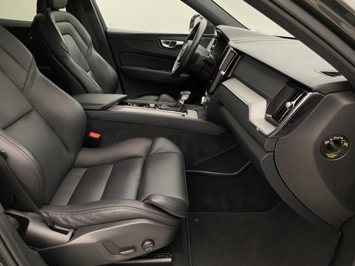 Volvo XC60 D5 AWD INSCRIPTION REZERVACE 2.0 d