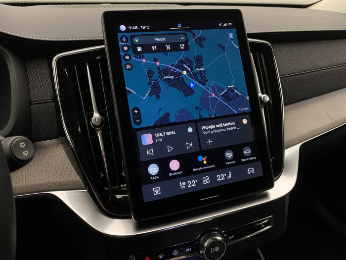 Volvo XC90 B5 AWD PLUS BRIGHT CZ 1.maj 7M