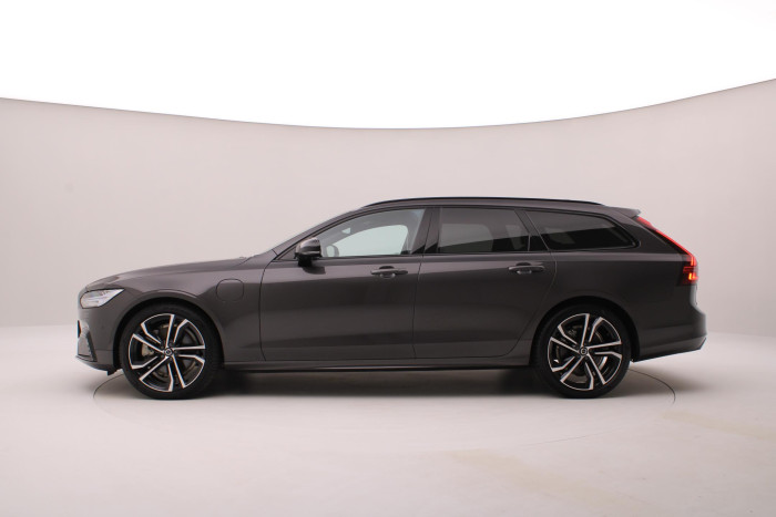 Volvo V90 T8 AWD RECHARGE REZERVACE