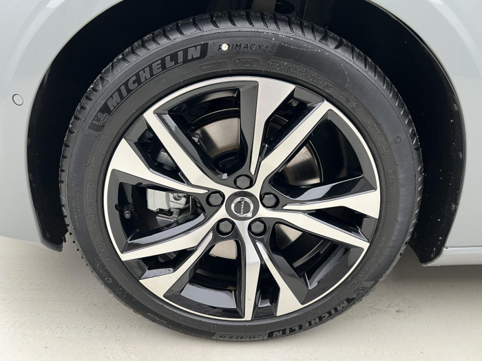 Volvo V60 B4 DARK PLUS