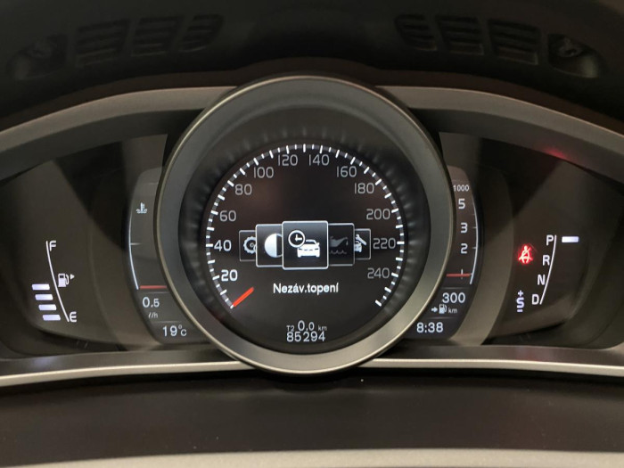 Volvo V40 D2 MOMENTUM AUT REZERVACE 2.0 d Momentum