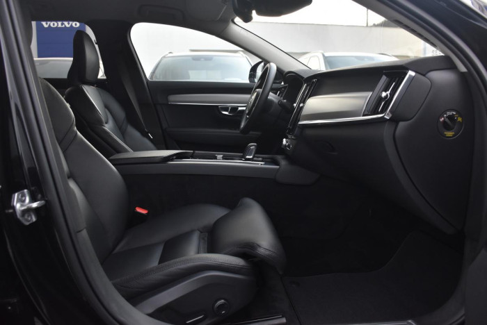 Volvo V90 B4 MOMENTUM REZERVACE 2.0 Momentum