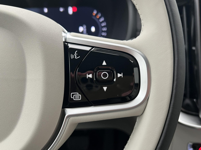 Volvo XC90 B5 AWD DARK PLUS AUT