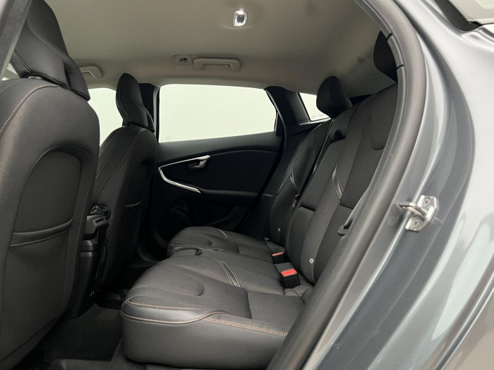 Volvo V40 CC D3 MOMENTUM 2.0 d CC CC Momentum