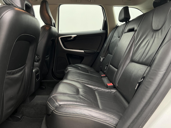 Volvo XC60 D5 AWD R-DESIGN AUT 2.4 d