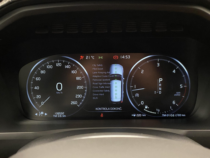 Volvo XC90 D5 AWD INSCRIPTION REZERVACE 2.0 d