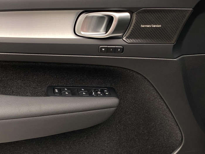 Volvo XC40 B3 AUT PLUS BLACK EDITION