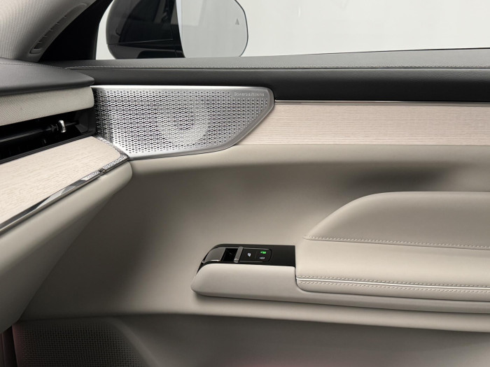 Volvo ES90 PURE ELECTRIC ULTRA