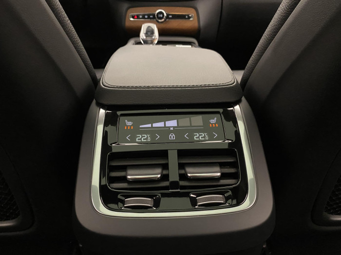 Volvo XC90 B5 AWD INSCRIPTION REZERVACE