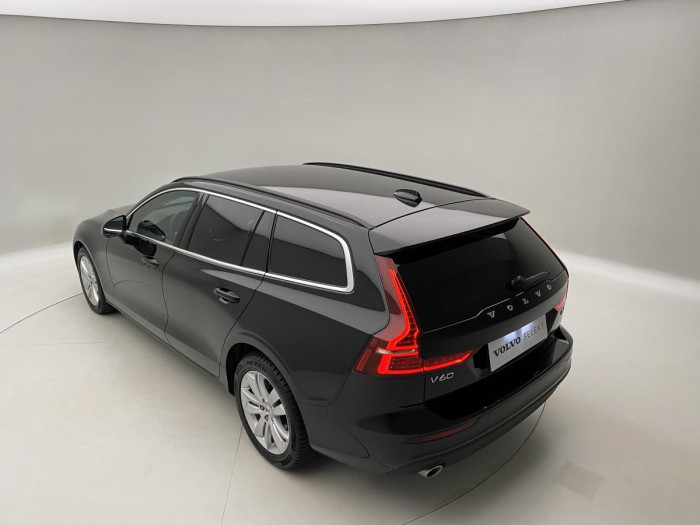 Volvo V60 B4 CORE AUT 1.maj. REZERVACE