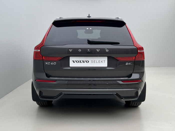 Volvo XC60 B4 AWD PLUS DARK AUT 1.maj.