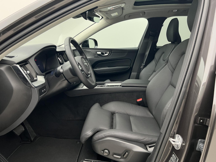 Volvo XC60 T6 AWD RECHARGE PLUS DARK AUT