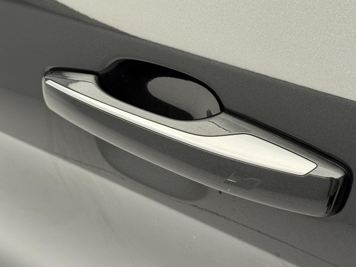 Lynk & Co 01 PHEV DCT AUT 1.maj