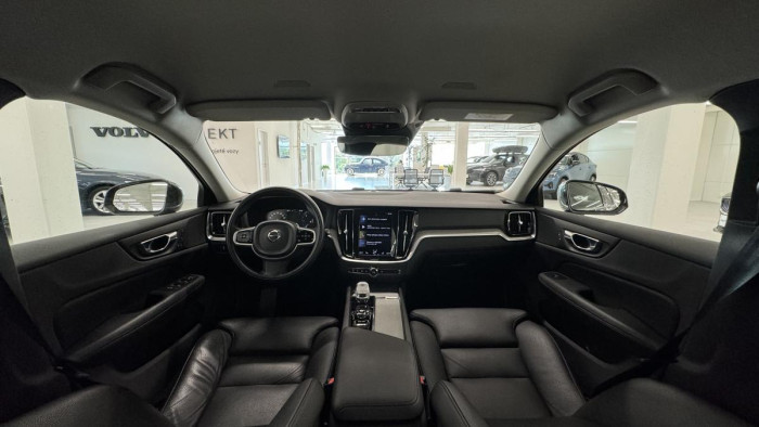 Volvo V60 B4 INSCRIPTION AUT REZERVACE