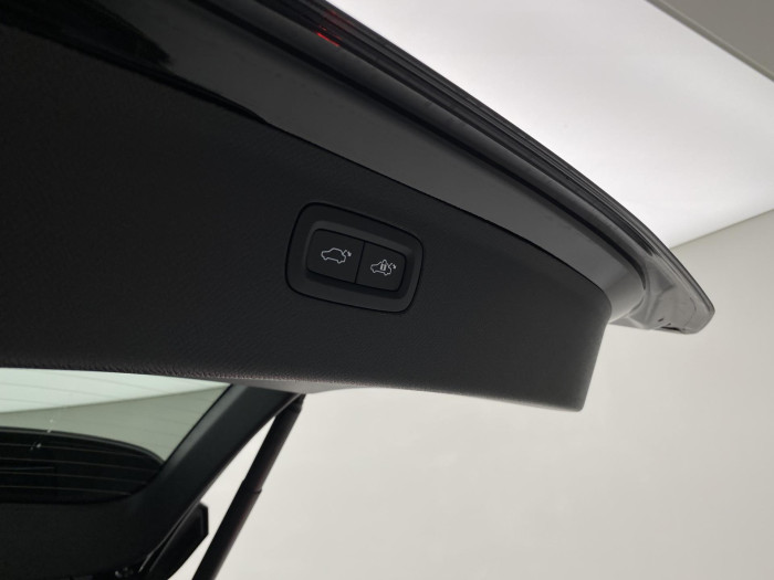 Volvo XC90 B5 AWD BLACK EDITION PLUS 7