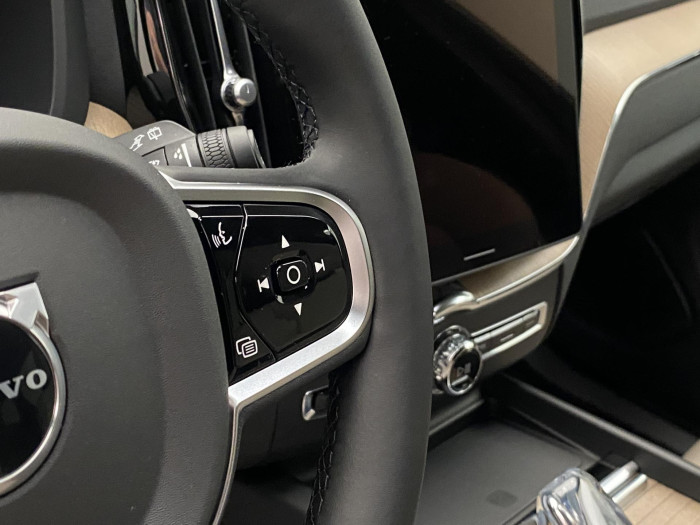 Volvo XC60 B5 AWD AUT DARK PLUS