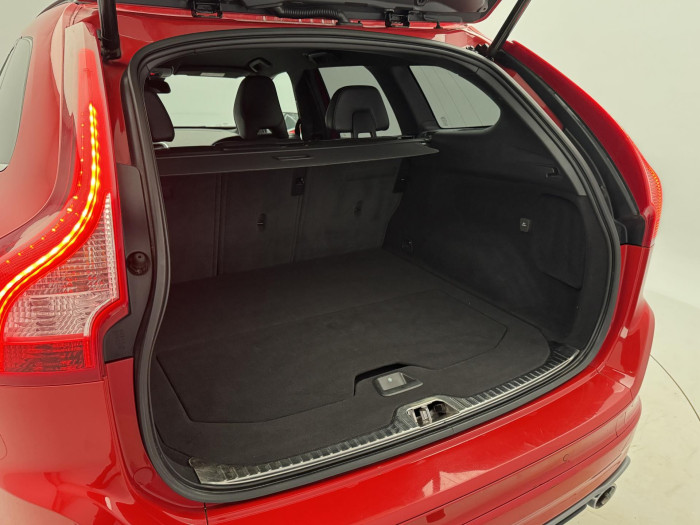 Volvo XC60 D4 AWD R-DESIGN AUT 2.4 d