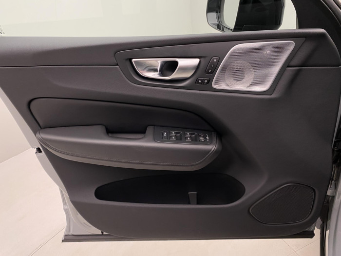 Volvo XC60 B5 AWD DARK ULTIMATE AUT CZ