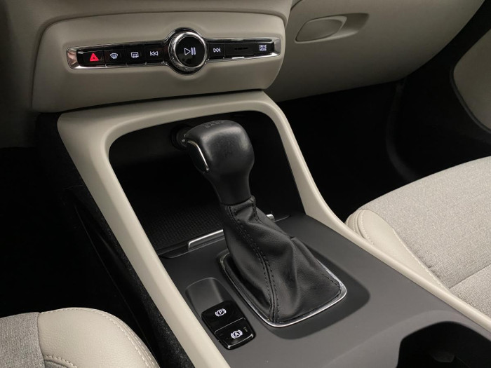Volvo XC40 T3 MOMENTUM REZERVACE 1.5 Momentum