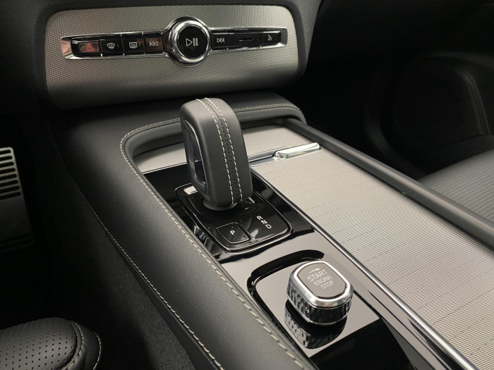 Volvo XC90 B6 AWD R-DESIGN AUT