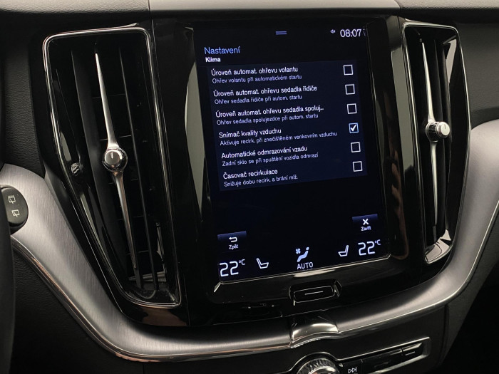Volvo XC60 D4 MOMENTUM AUT 1.maj 2.0 d Momentum