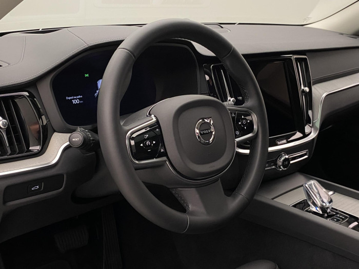 Volvo V60 CC B5 AWD ULTIMATE AUT 1.maj 2.0 CC CC