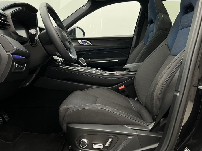 Lynk & Co 01 PHEV DCT AUT